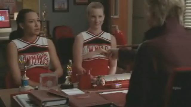 U of L cheerleading program praised on 'GLEE'